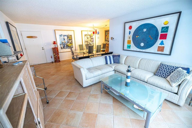 4 of 29 - 2841 N Ocean Blvd 1809, Fort Lauderdale, FL