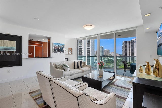 5 of 52 - 19400 Turnberry Way 1131, Aventura, FL