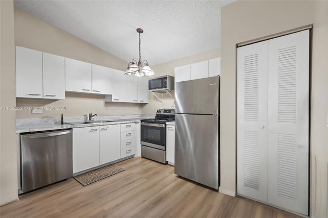 4 of 24 - 3690 N 56th Ave 948, Hollywood, FL