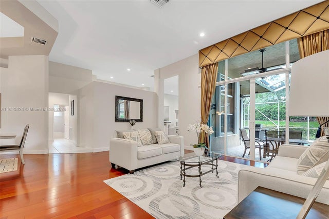 1 of 43 - 3943 Nighthawk Dr, Weston, FL