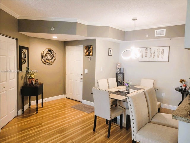 4 of 32 - 17125 N Bay Rd 3204, Sunny Isles Beach, FL