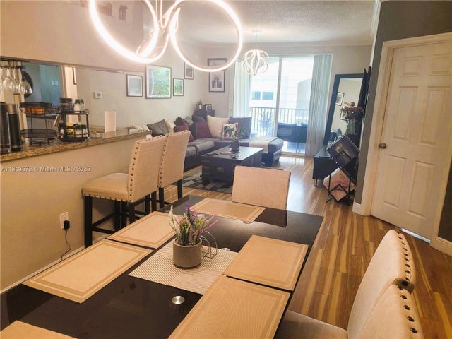 5 of 32 - 17125 N Bay Rd 3204, Sunny Isles Beach, FL
