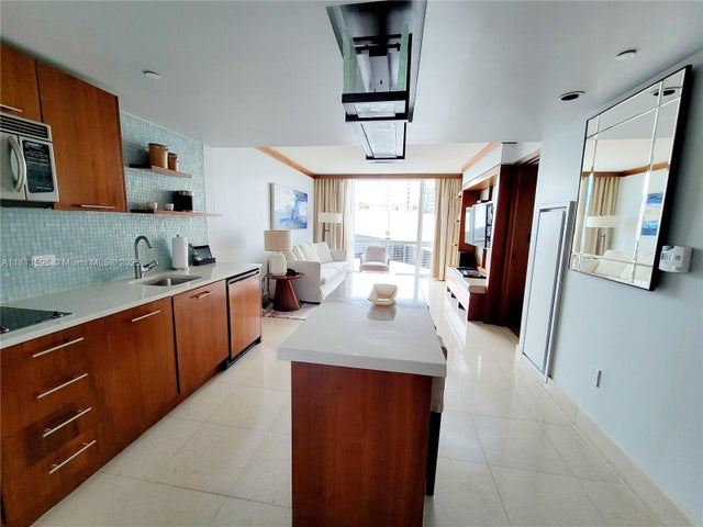 5 of 36 - 6801 Collins Ave 517, Miami Beach, FL