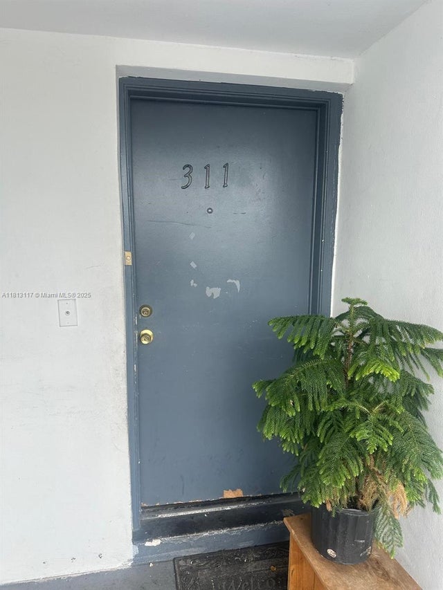 1 of 6 - 13700 Ne 6th Ave 311, North Miami, FL
