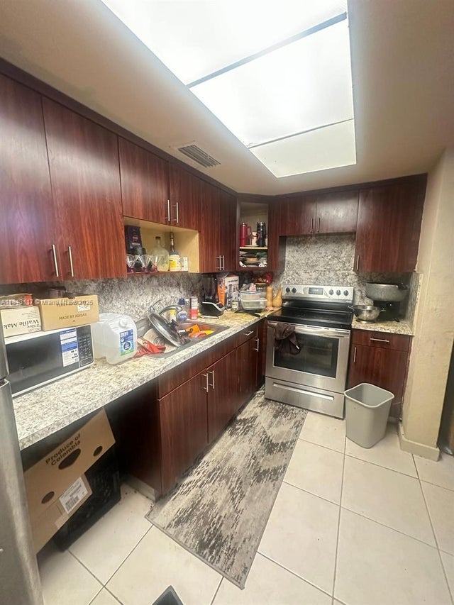 2 of 6 - 13700 Ne 6th Ave 311, North Miami, FL