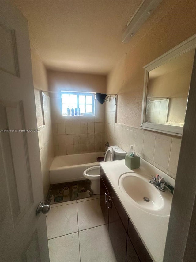 4 of 6 - 13700 Ne 6th Ave 311, North Miami, FL