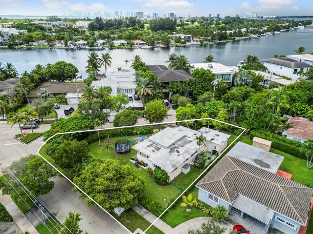 4 of 36 - 1201 S Biscayne Point Rd, Miami Beach, FL
