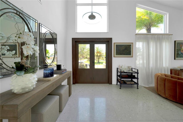 5 of 73 - 6320 Dolphin Dr, Coral Gables, FL