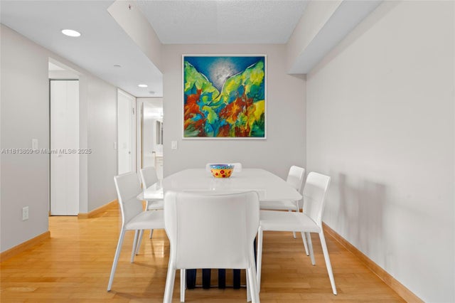 5 of 39 - 21205 Yacht Club Dr 707, Aventura, FL