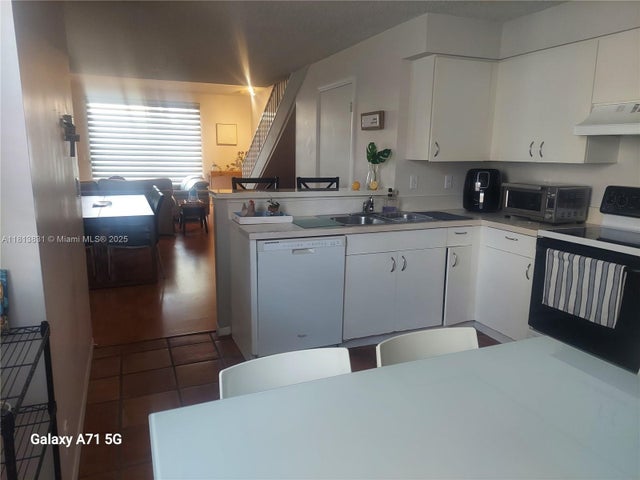 4 of 32 - 1201 Sorrento Dr, Weston, FL