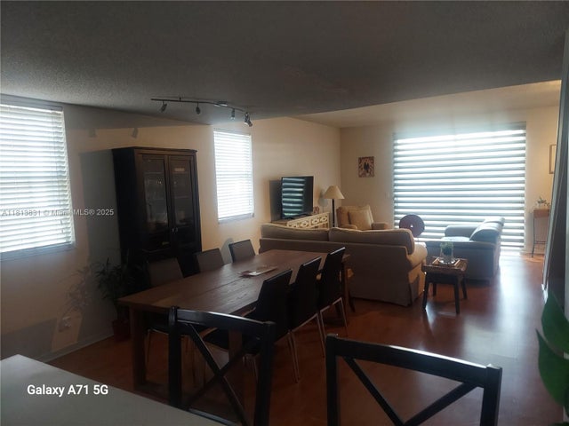5 of 32 - 1201 Sorrento Dr, Weston, FL