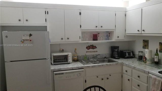 2 of 43 - 4880 Nw 22nd St 207, Lauderhill, FL