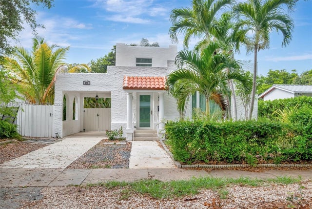 2 of 34 - 276 Ne 90th St, El Portal, FL