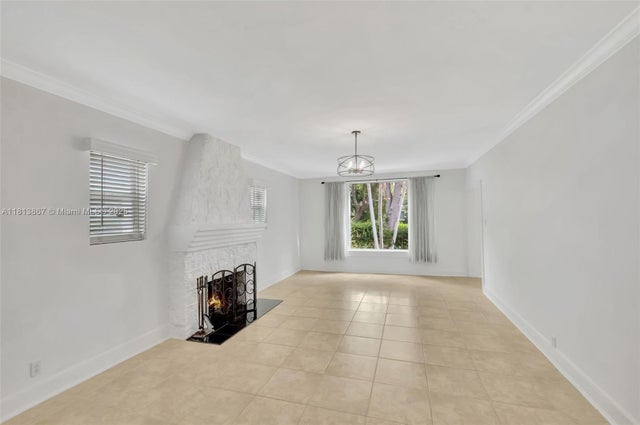 4 of 34 - 276 Ne 90th St, El Portal, FL