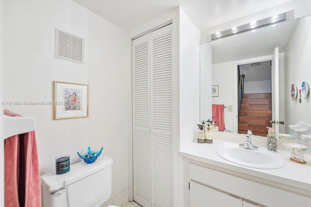 4 of 25 - 1456 Sw 134th Pl, Miami, FL