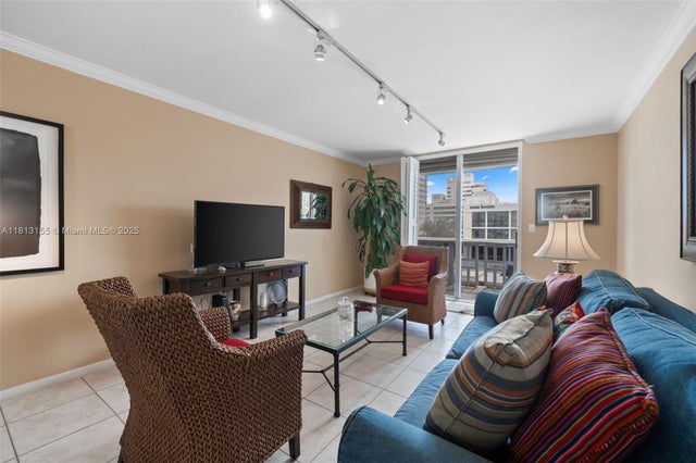2 of 11 - 1776 James Ave 5b, Miami Beach, FL