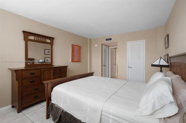 5 of 11 - 1776 James Ave 5b, Miami Beach, FL