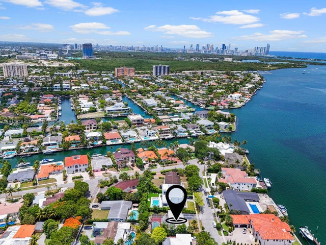 4 of 25 - 12480 Keystone Island Dr, North Miami, FL