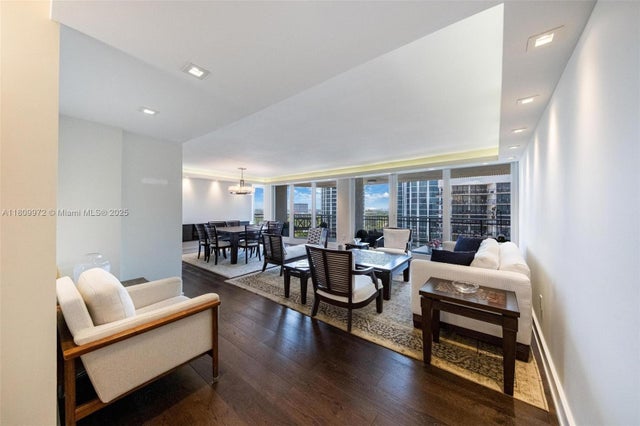 4 of 81 - 2901 S Bayshore Dr 17g/h, Miami, FL