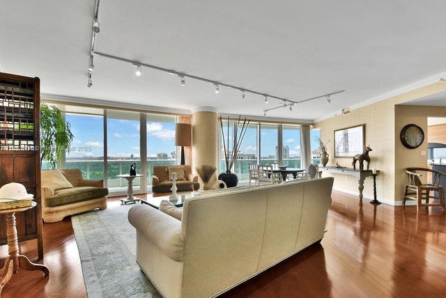 4 of 40 - 19955 Ne 38th Ct 1701, Aventura, FL