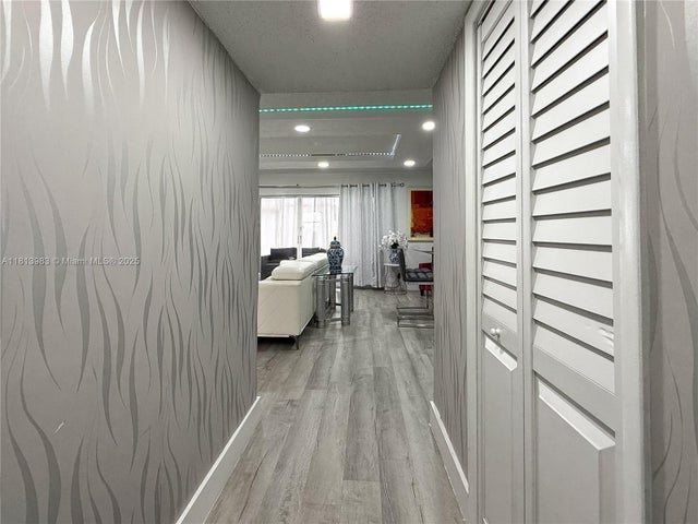 3 of 30 - 700 Lori Dr 201, Palm Springs, FL