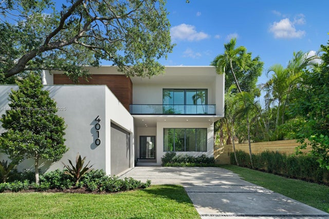 1 of 31 - 4010 Park Ave, Miami, FL
