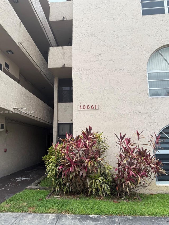 2 of 25 - 10661 Sw 108th Ave 2e, Miami, FL
