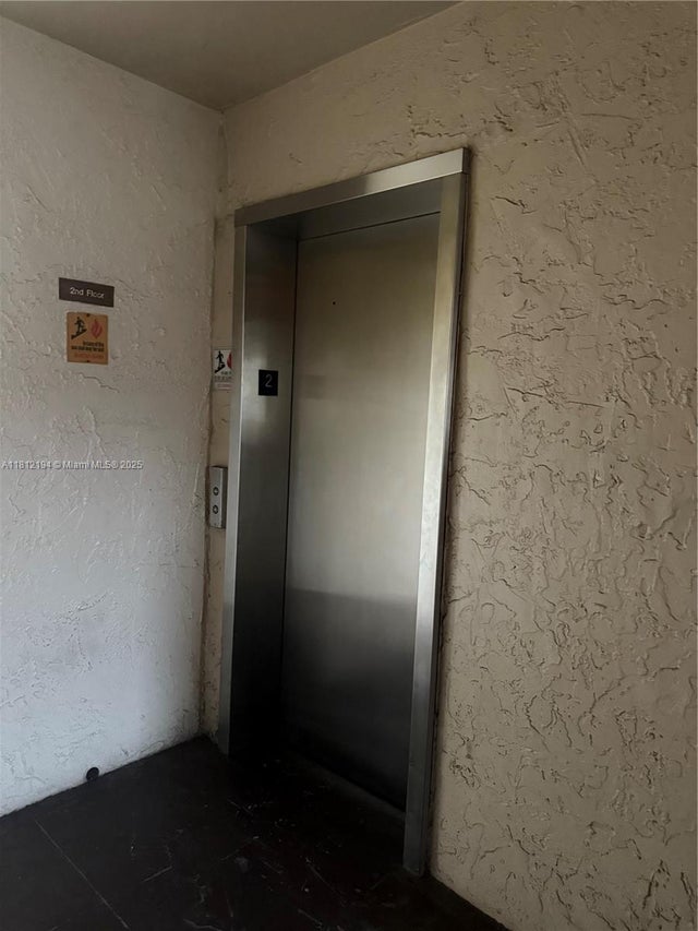 4 of 25 - 10661 Sw 108th Ave 2e, Miami, FL