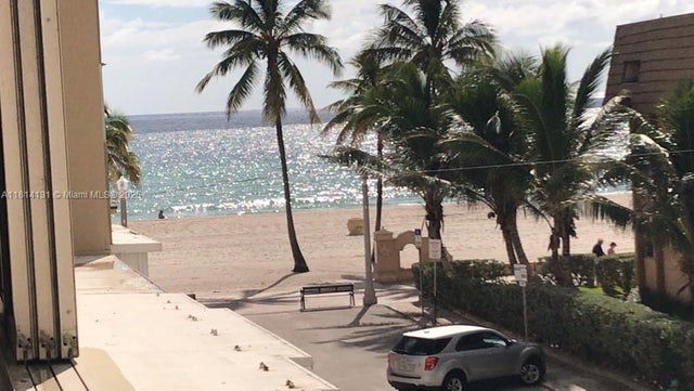 1 of 32 - 320 S Surf Rd 305, Hollywood, FL