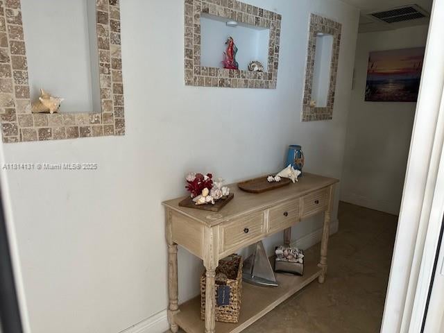 3 of 32 - 320 S Surf Rd 305, Hollywood, FL