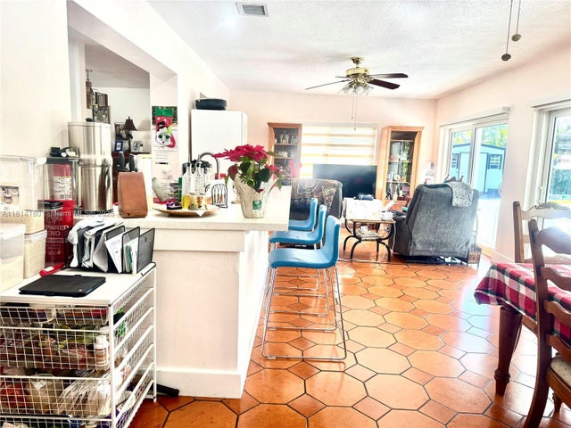 3 of 34 - 220 Nw 130th Ave, Miami, FL
