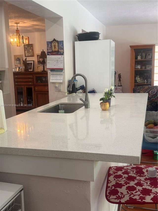 4 of 34 - 220 Nw 130th Ave, Miami, FL