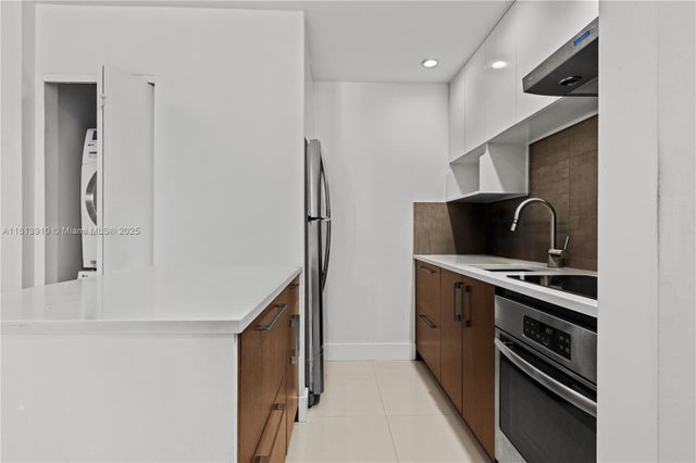 4 of 13 - 2715 Tigertail Ave 102, Miami, FL