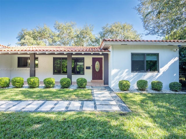 1 of 33 - 10801 Ne 8th Ct, Biscayne Park, FL