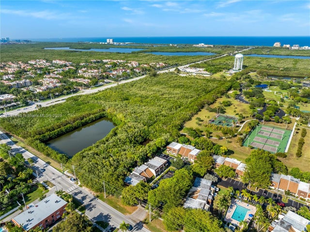 5 of 30 - 2111 Ne 14th Ct, Hollywood, FL