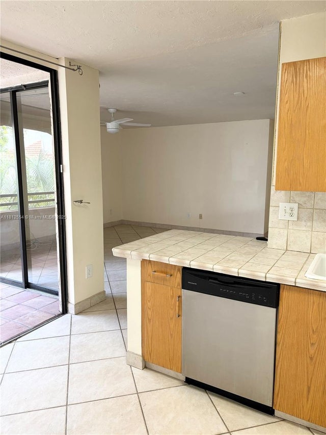 5 of 28 - 3564 Magellan Cir 213-1, Aventura, FL