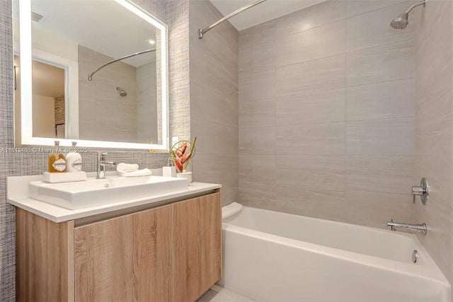2 of 37 - 2960 Ne 207th St 606, Aventura, FL