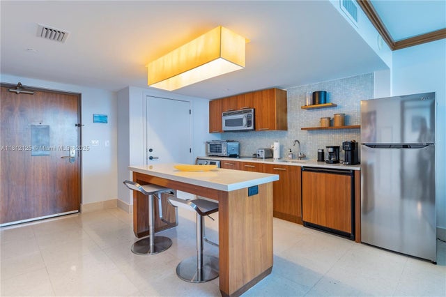 3 of 21 - 6801 Collins Ave 510 Door 512, Miami Beach, FL