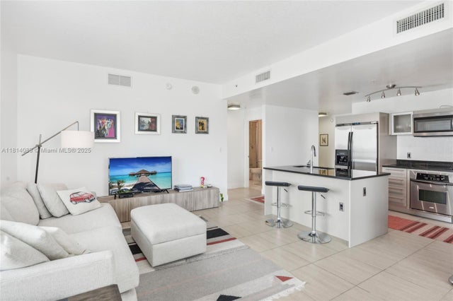 3 of 20 - 1900 N Bayshore Dr 1511, Miami, FL