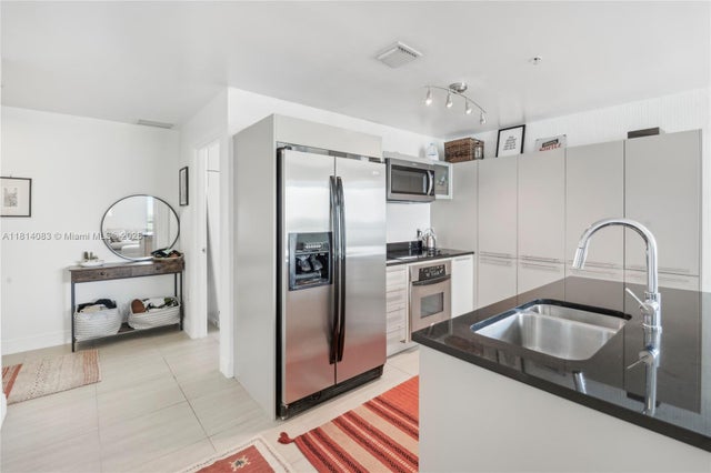 4 of 20 - 1900 N Bayshore Dr 1511, Miami, FL