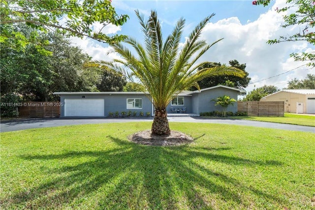 2 of 40 - 224 E Acre Dr, Plantation, FL