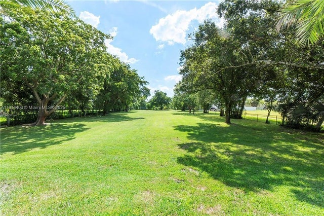 4 of 40 - 224 E Acre Dr, Plantation, FL