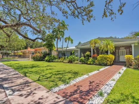 3 of 40 - 915 Country Club Prado, Coral Gables, FL