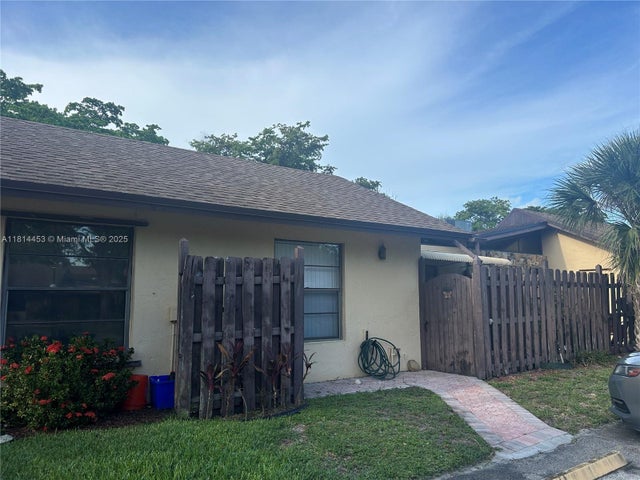 1 of 22 - 110 Gate Rd 2-64, Hollywood, FL