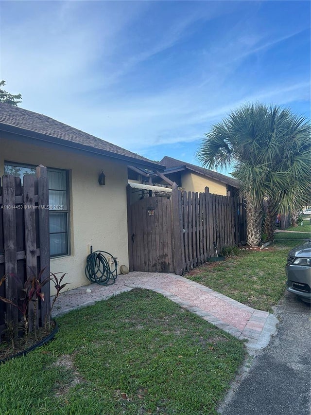 2 of 22 - 110 Gate Rd 2-64, Hollywood, FL