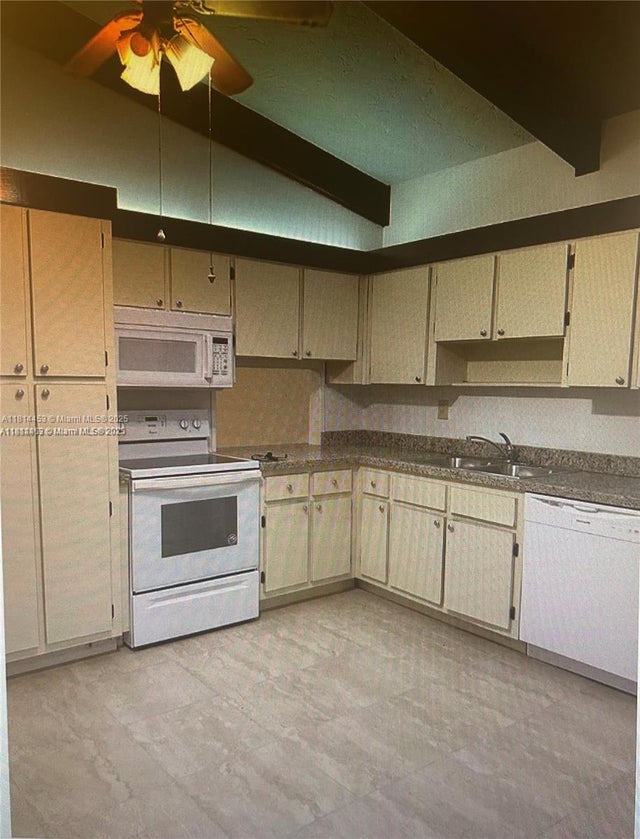 3 of 22 - 110 Gate Rd 2-64, Hollywood, FL