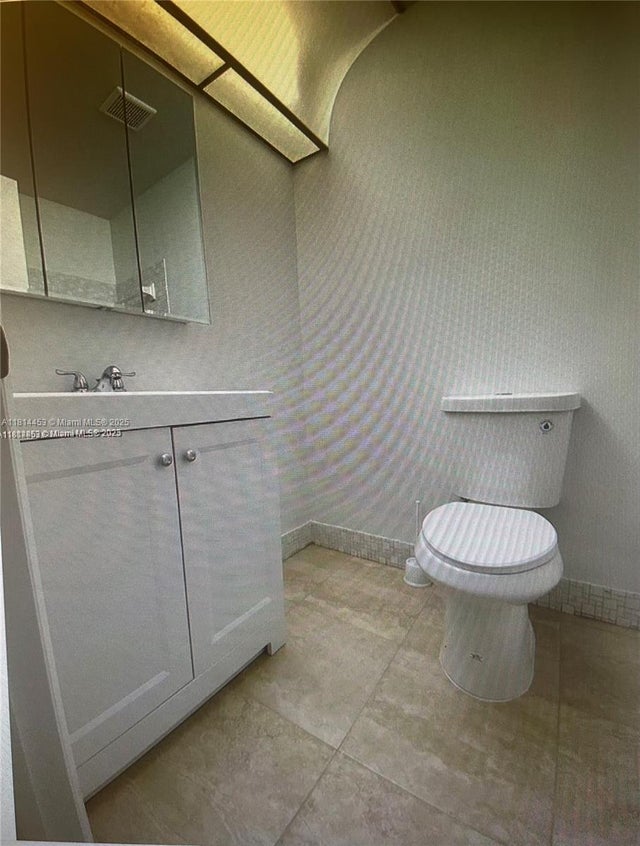 5 of 22 - 110 Gate Rd 2-64, Hollywood, FL
