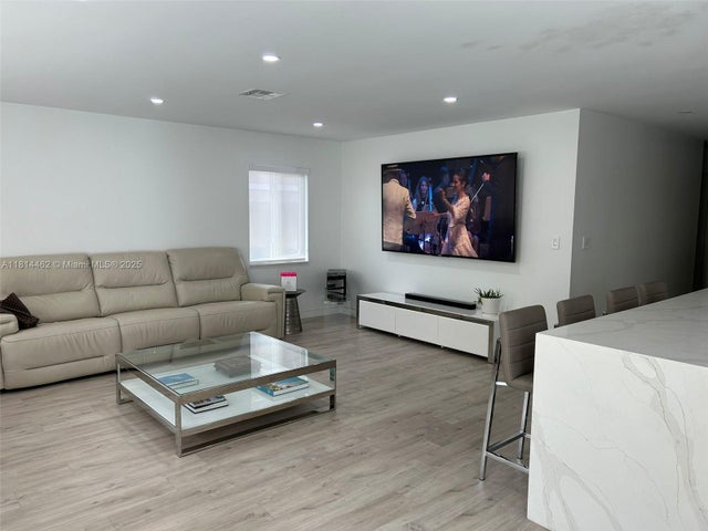 4 of 29 - 15444 Sw 114th St, Miami, FL