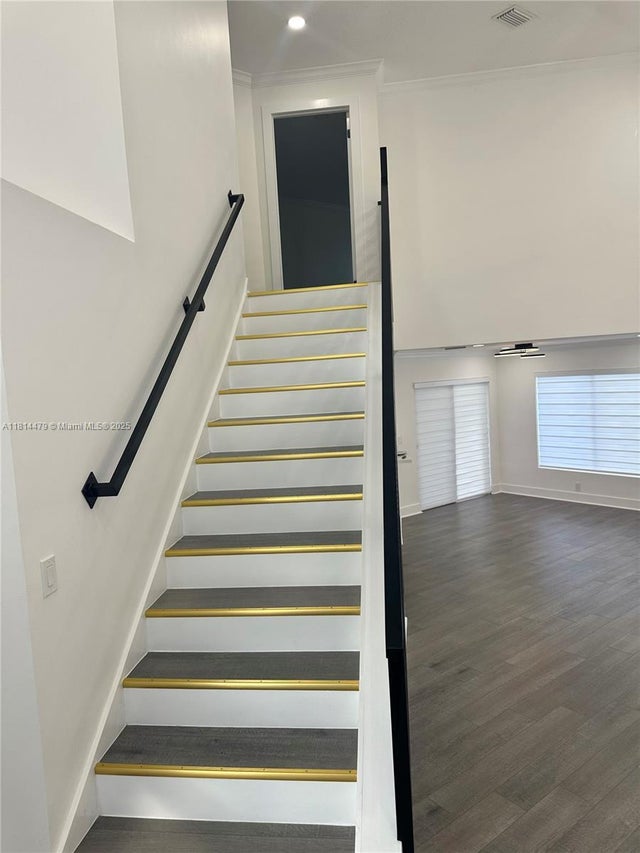 2 of 35 - 2771 W River Run Cir W, Miramar, FL