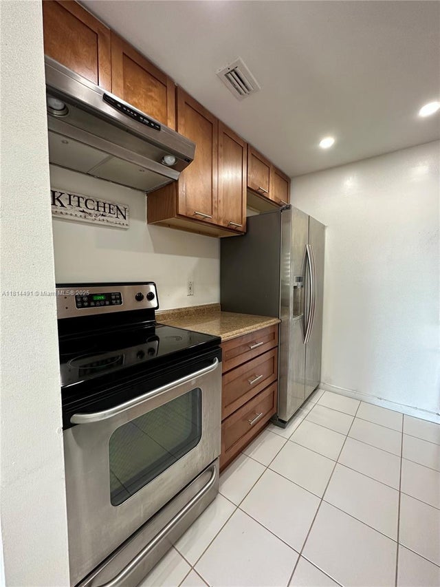 3 of 15 - 2350 Ne 135th St 505, North Miami, FL